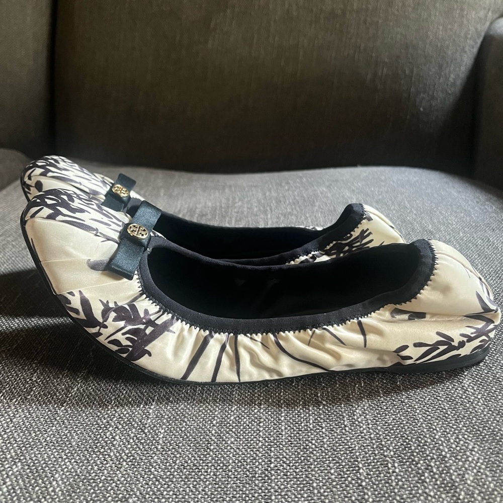 Tory Burch black/white flats, size 9 M